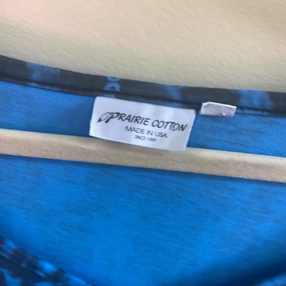 Prairie Cotton women’s size Medium black and blue tunic top - Picture 3 of 5